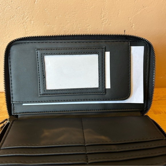 BETSEY JOHNSON XOXO Black Embossed Full Zip Wristlet Wallet. - Picture 9 of 10